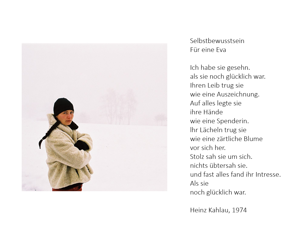 Frau schaut in die Kamera, hinter ihr Schneelandschaft, daneben das Gedicht von Heinz Kahlau: An eine Eva.